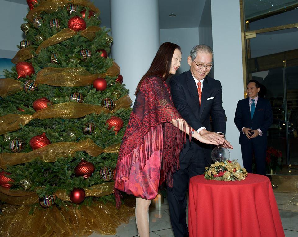 Representative and Mrs. Stanley Kao host TECRO's first "Christmas Tree Lighting Ceremony" on December 09,2017.