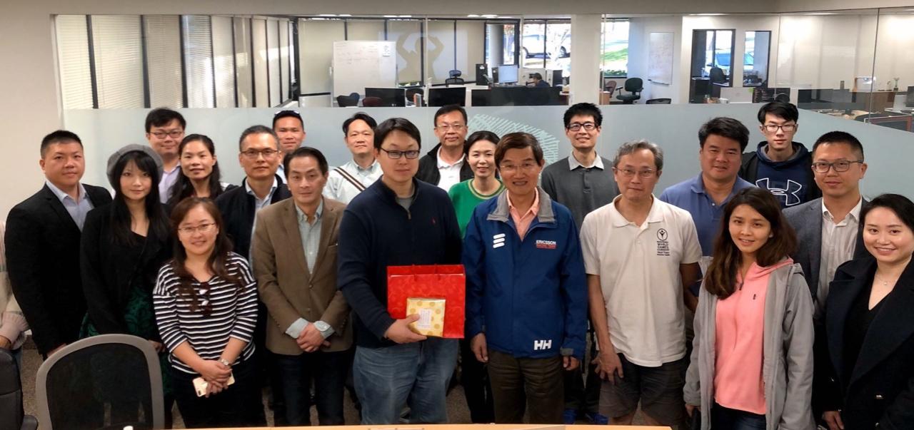 Ambassador Chu and the staff of TECOLA visite... Taipei Economic and