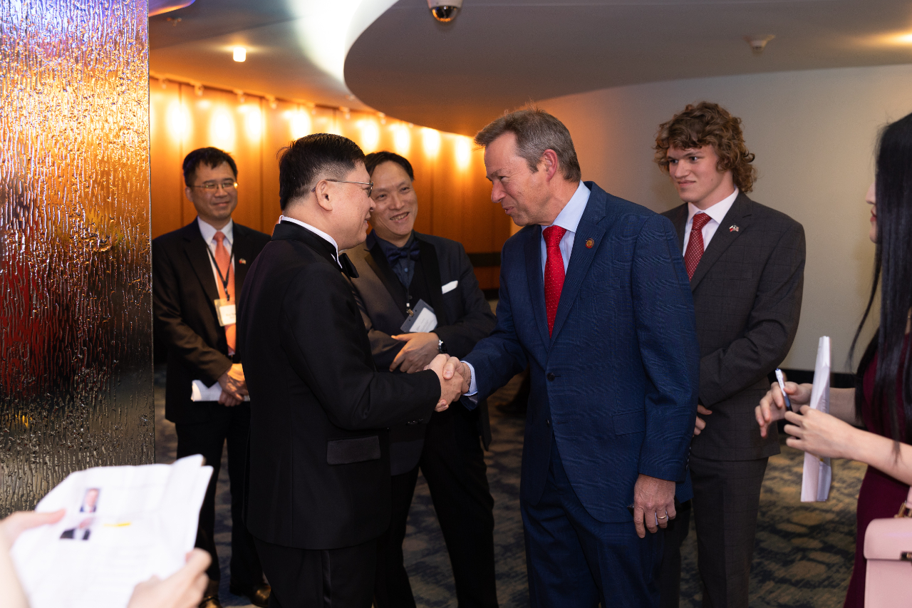 20,000 Leagues Under the Sea_53rd Hong Kong Arts Festival by Hong Kong Arts  Festival - Issuu, image size:1280x853