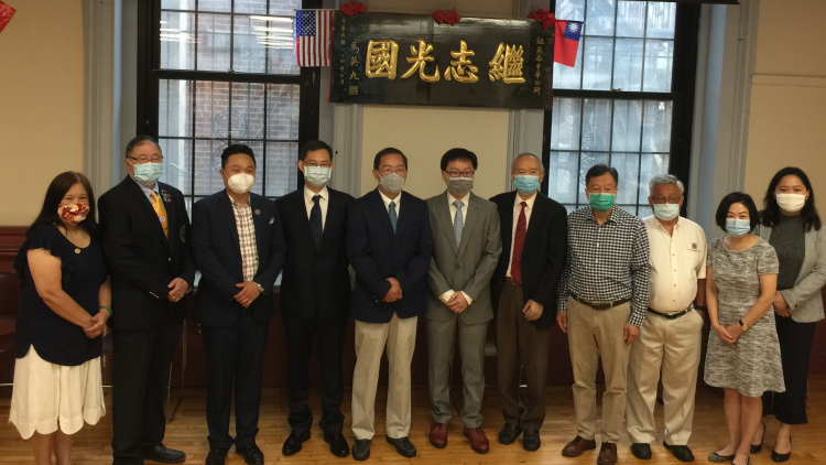 Director-General Jonathan Sun of the Taipei Economic and Cultural Office in Boston (TECO Boston) visited the Chinese Consolidated Benevolent Association of New England and 11 other groups from August 15 to August 16. 