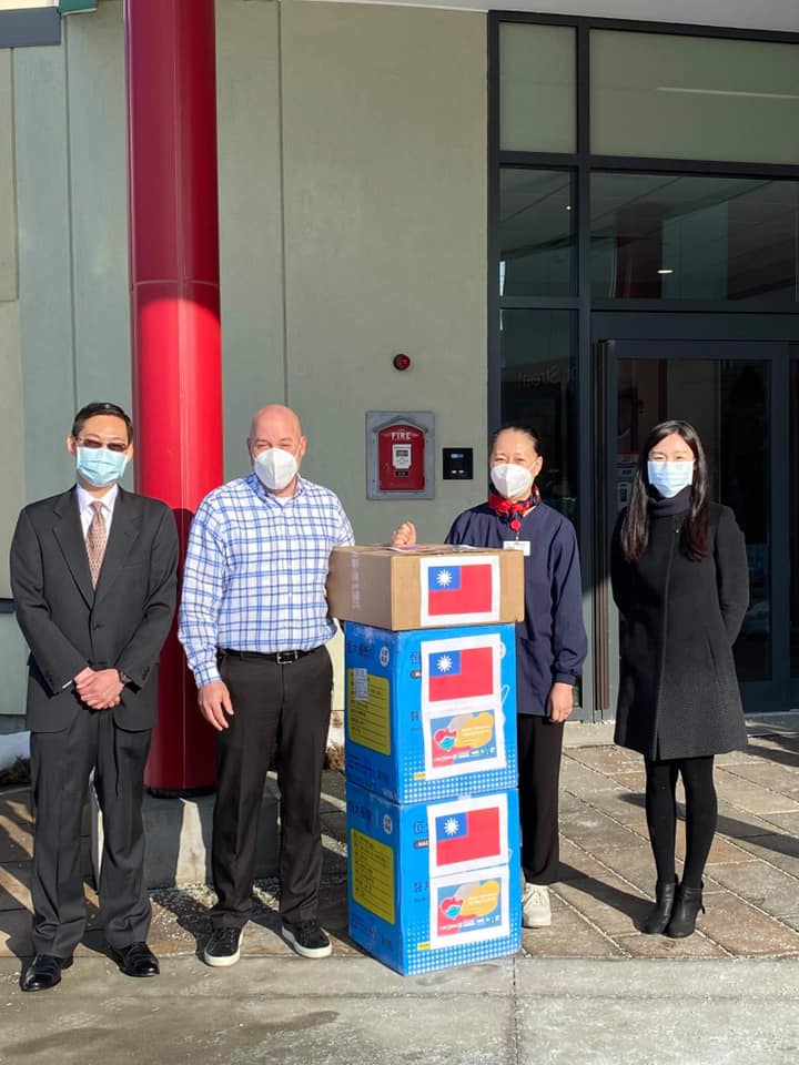 The team donated 4,000 Taiwan-made surgical masks to the South Cove Manor at Point Rehabilitation Center on 12/22.