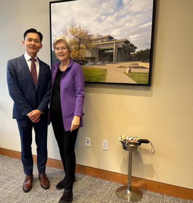 Director-General Charles Liao meets U.S. Senator Elizabeth Warren