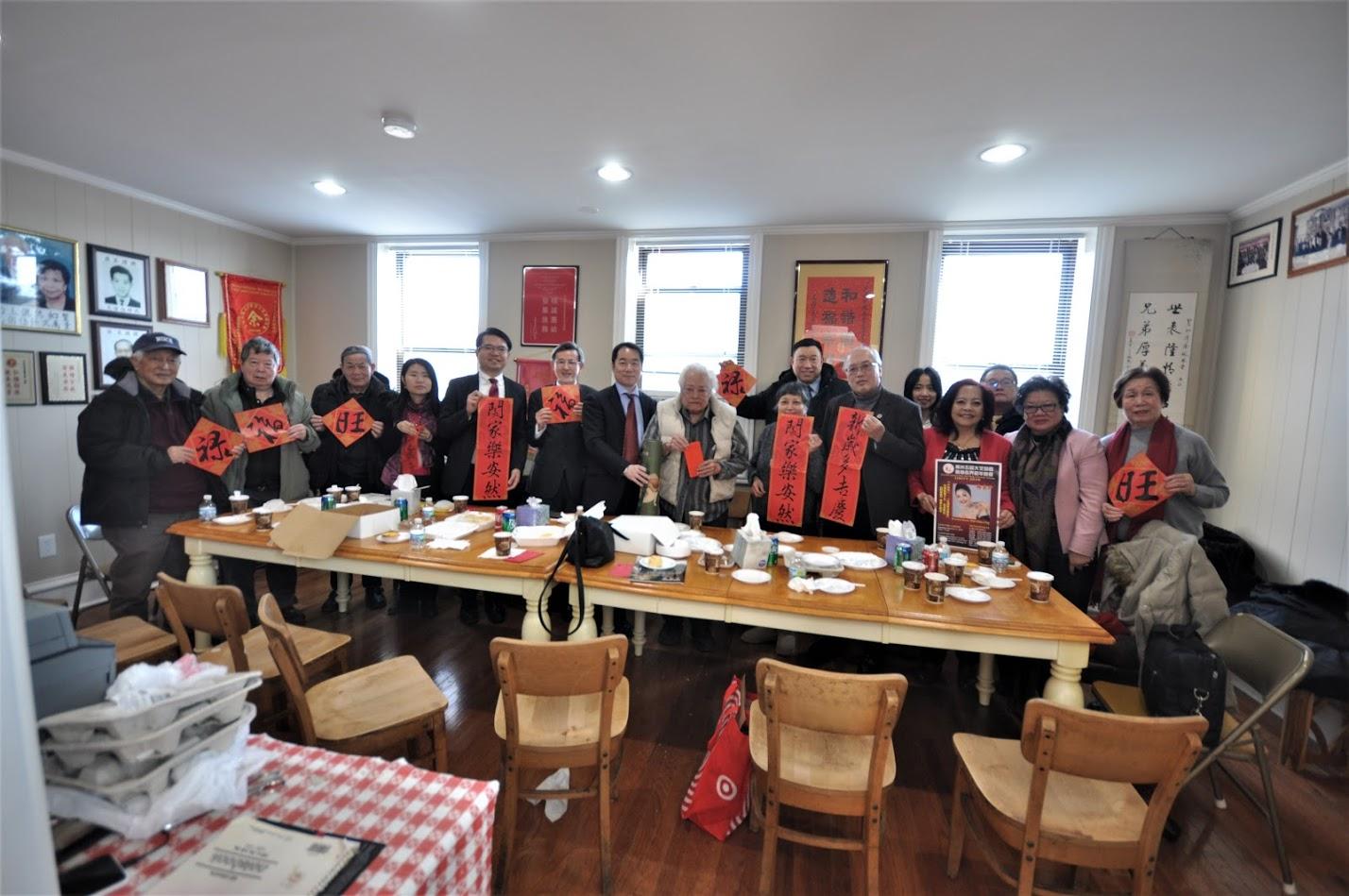何處長一行拜會余風采堂