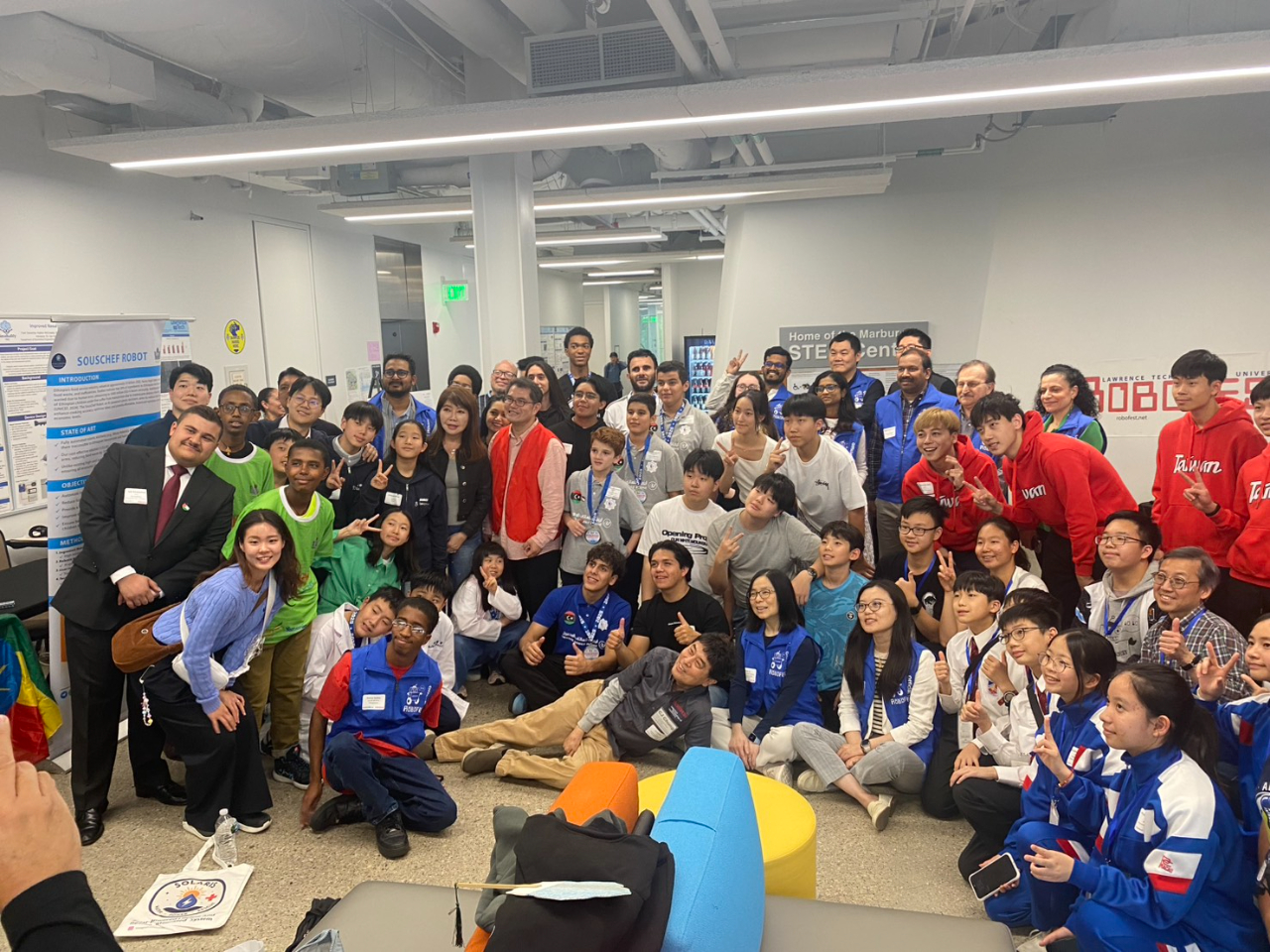 562079071157354618 (1)