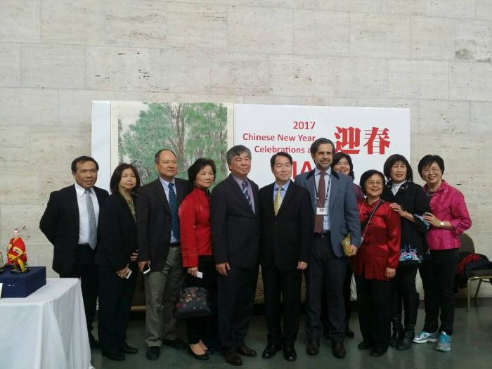 Director General Calvin Ho (6th from left) and Director Salvador Salort-Pons (7th from left) at DIA’s Chinese New Year Celebration Event.