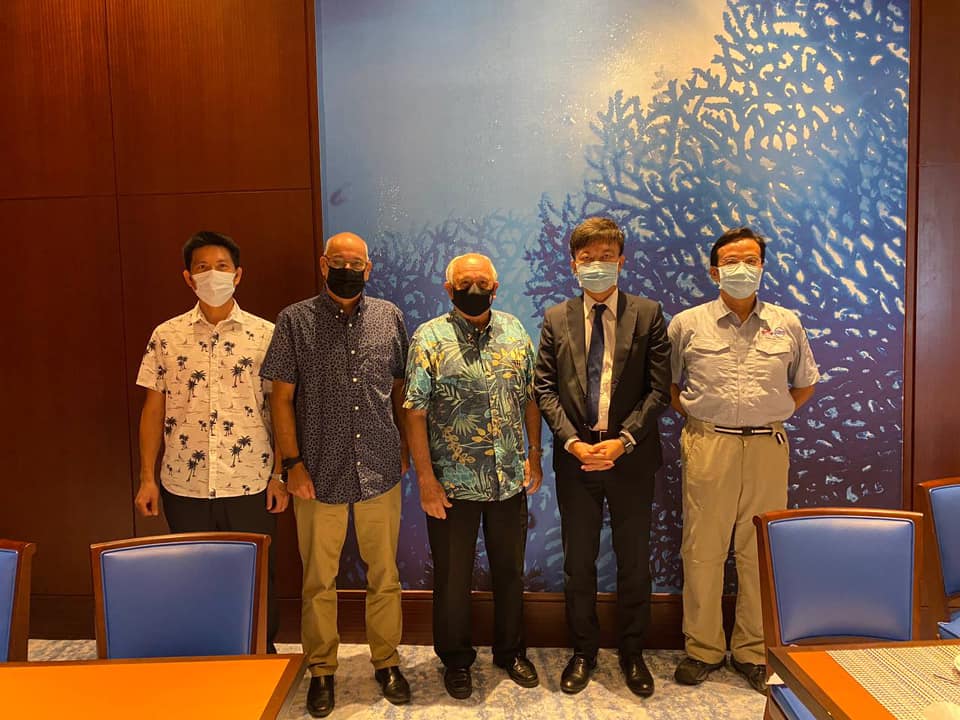 110年3月31日本處陳總領事盈連偕許組長書智暨關島台灣機電工程服務社洪廠長崇雄 與關島觀光 駐關島台北經濟文化辦事處