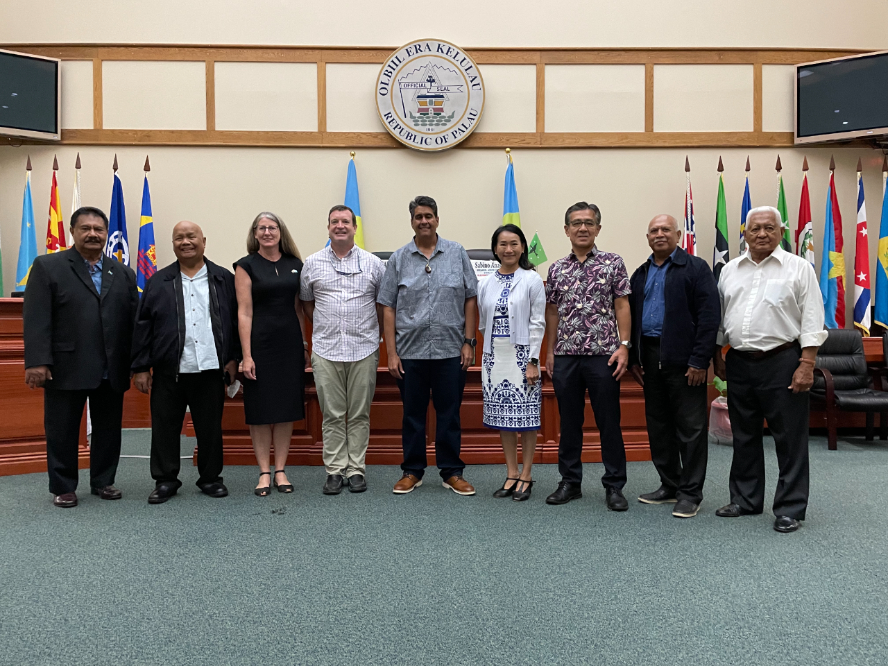 帛琉總統惠恕仁(Surangel S. Whipps, Jr.)本年4月21日在帛琉國會大廳發表本年度國情咨文(State of the Republic Address)，本館黎大使倩儀偕副參事張水庸應邀出席並於會後與惠總、參眾議長統及美、日、澳駐帛琉大使合影。