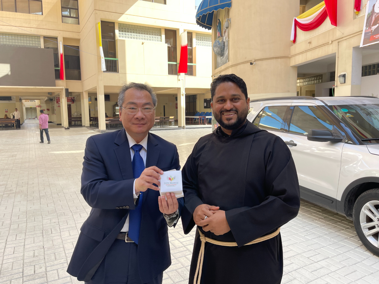 111年11月27日孫大使習忍拜訪巴林聖心堂