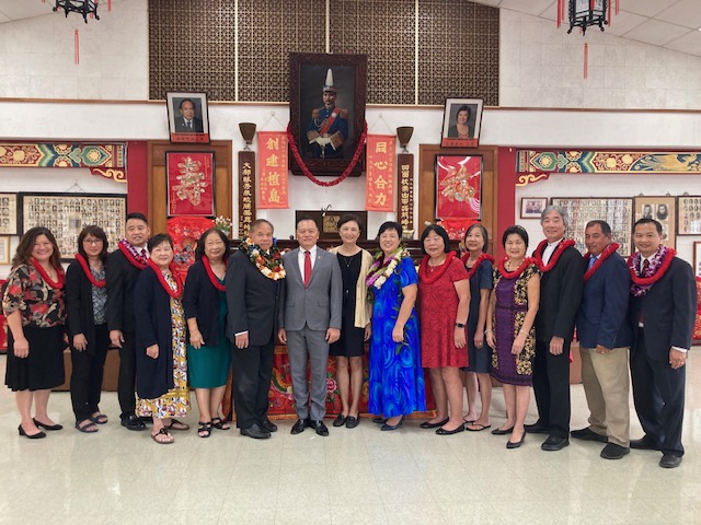 2022年10月29日林暉程處長夫婦拜會四大都會受到新任主席梁美如(右七)及主要幹部等人熱情接待