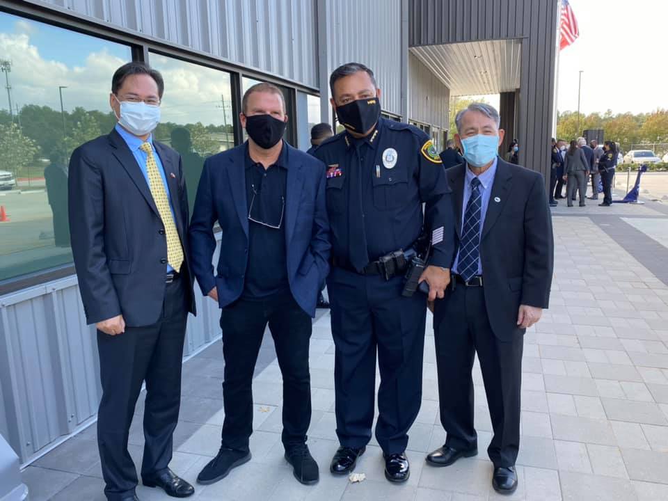 Tilman Ferrtita中心合影2