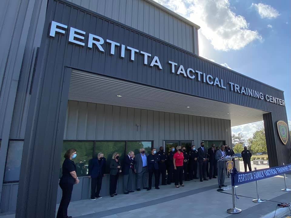 Tilman Ferrtita中心合影3