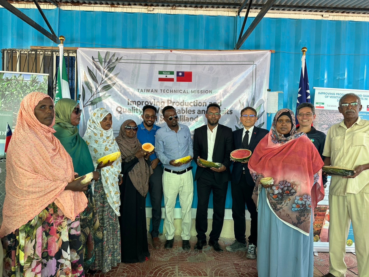 駐索馬利蘭共和國代表處吳副代表出席與農業部長合影