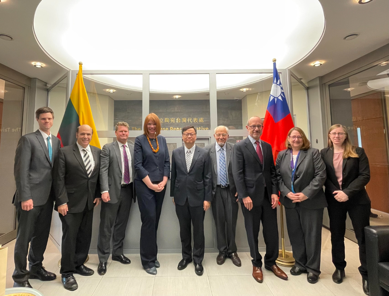 黃鈞耀代表接待美國國會「美中經濟與安全審查委員會」(USCC)訪問團- 駐立陶宛台灣代表處The Taiwanese Representative  Office in Lithuania