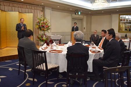 謝長廷･駐日代表於會中演講。衛藤征士郎･「日本台灣親善協會」理事長、眾議院議員(右2)
