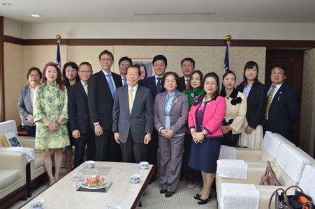 謝長廷･駐日代表(照片前排左4)、何道台･日本台灣商會聯合會第7屆總會長(照片前排左3)