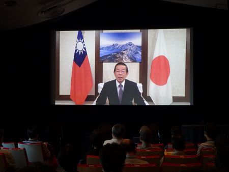 駐日代表謝長廷錄製影片祝賀在東京的法國文化中心所舉辦「經典台語電影的世界」紀念放映活動與國際研討會