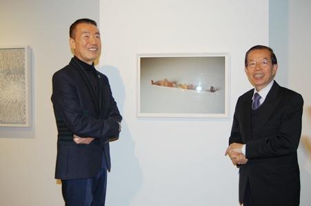 謝長廷・駐日代表（写真右）、中野善壽・寺田倉庫代表取締役（左）
