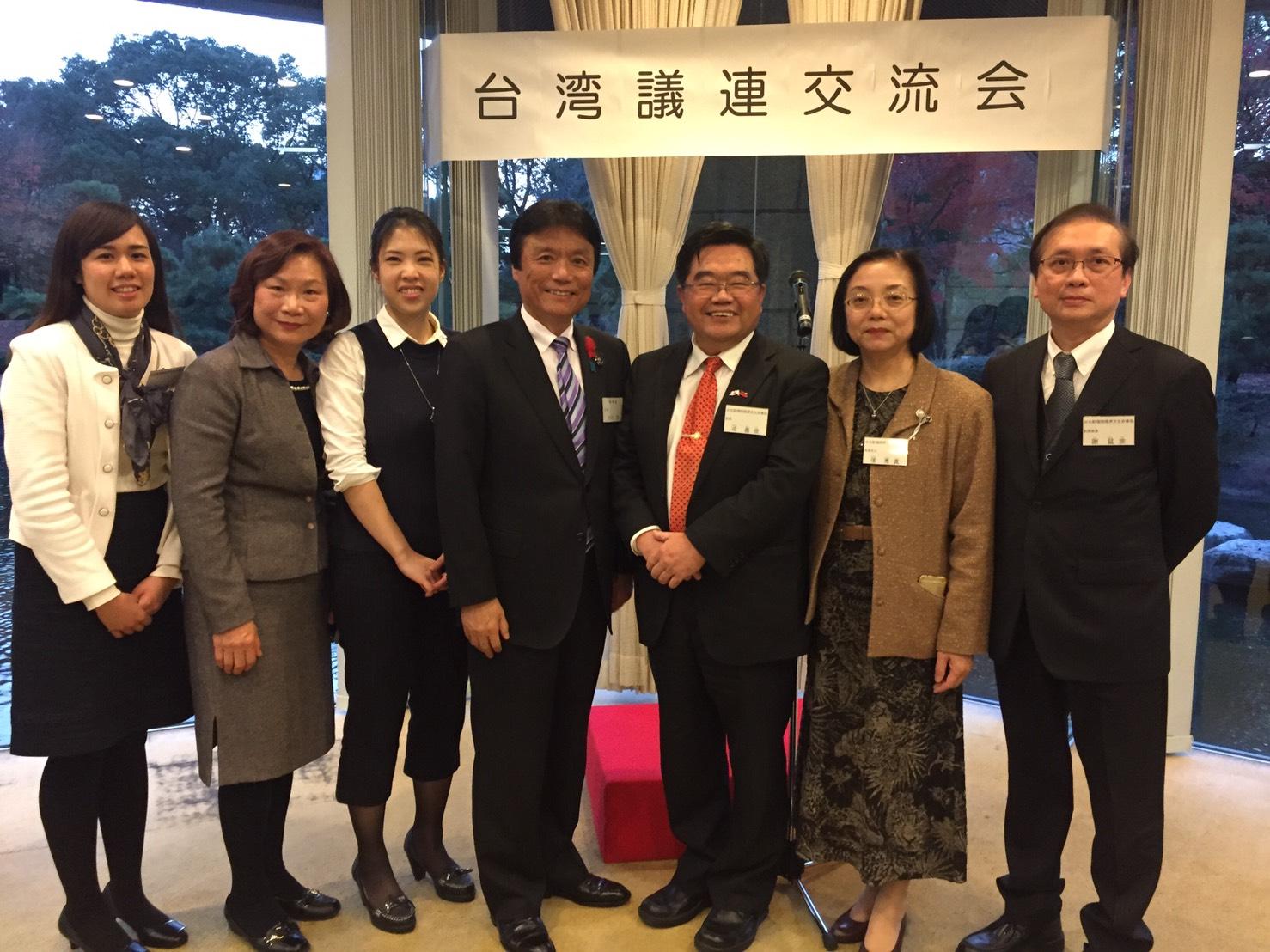 12月9日，戎總領事出席於福岡縣議會所舉辦的「日台學生意見發表交流會」