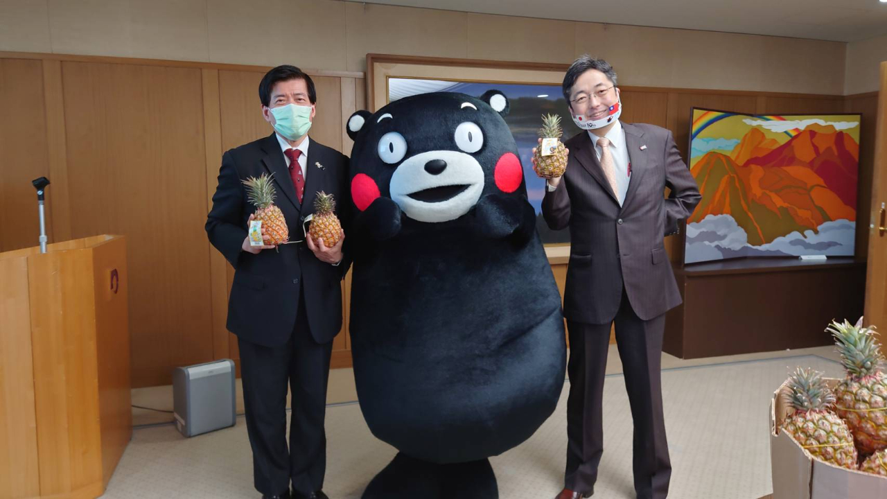 熊本縣木村敬副知事（右）