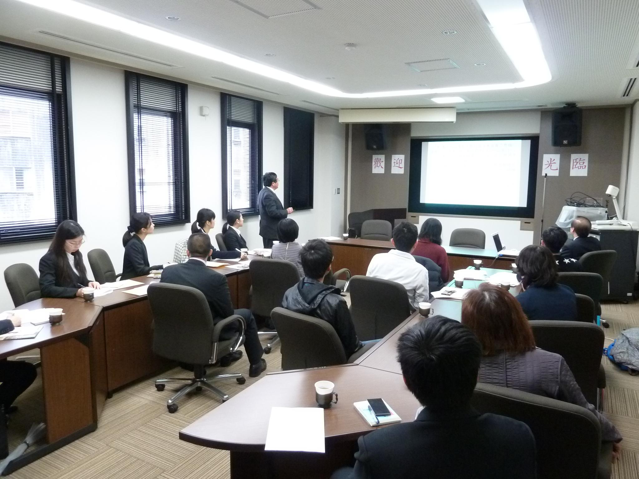 3/9戎総領事が「台湾人が尊敬する日本精神」を題として講演会を行った。当弁事処のお招きにより日本人大学生と台湾留学生達が参加した。