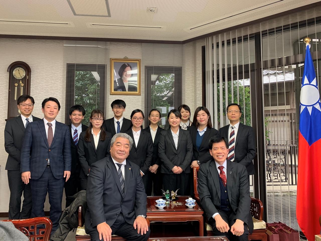 八代商工会議所竹永淳一副会頭（前左）