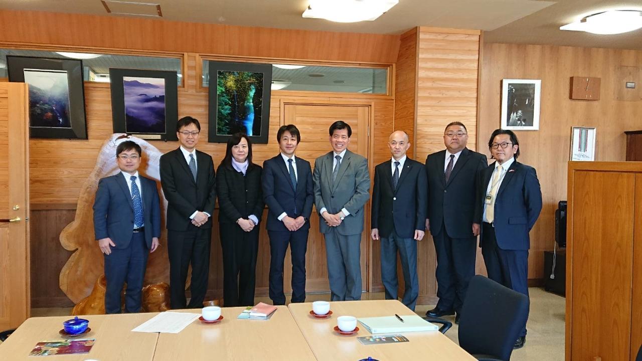 宮崎県高千穂町長甲斐宗之(左四)