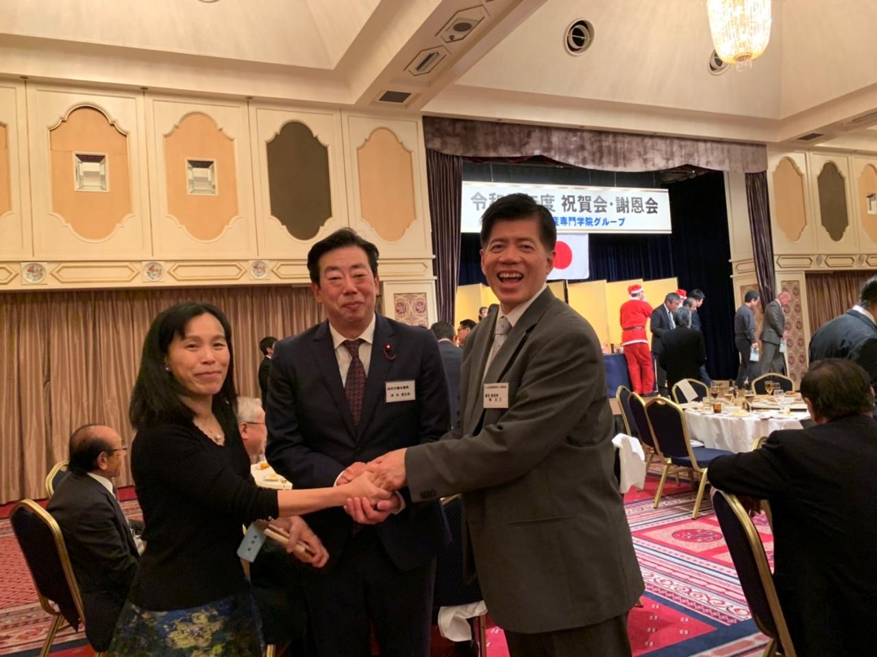 12 15 陳総領事夫婦が 九州不動産專門学院祝賀謝恩会 に出席 Fukuoka Branch Taipei Economic And Cultural Office In Osaka 台北駐大阪經濟文化辦事處福岡分處