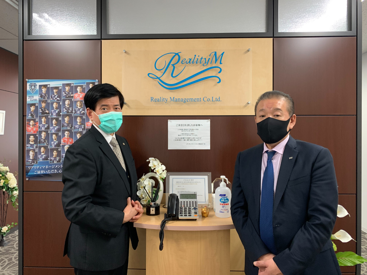 株式会社リアリティマネージメント早川和利社長（右）