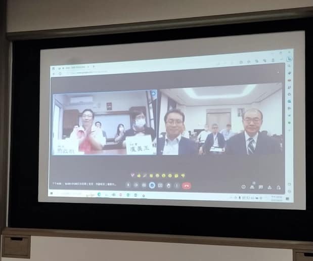 本処は6月29日に、日本佐賀県嬉野市村上大祐市長と台湾竹崎郷曾亮哲郷長、魚池郷劉啓帆郷長と2回にわけてオンラインお茶交流会を行いました。互いにお茶の名産地として、特産品を紹介し、産業振興などについて、意見交換致しました。今後相互表敬訪問も期待されます。素晴らしい会合でした。