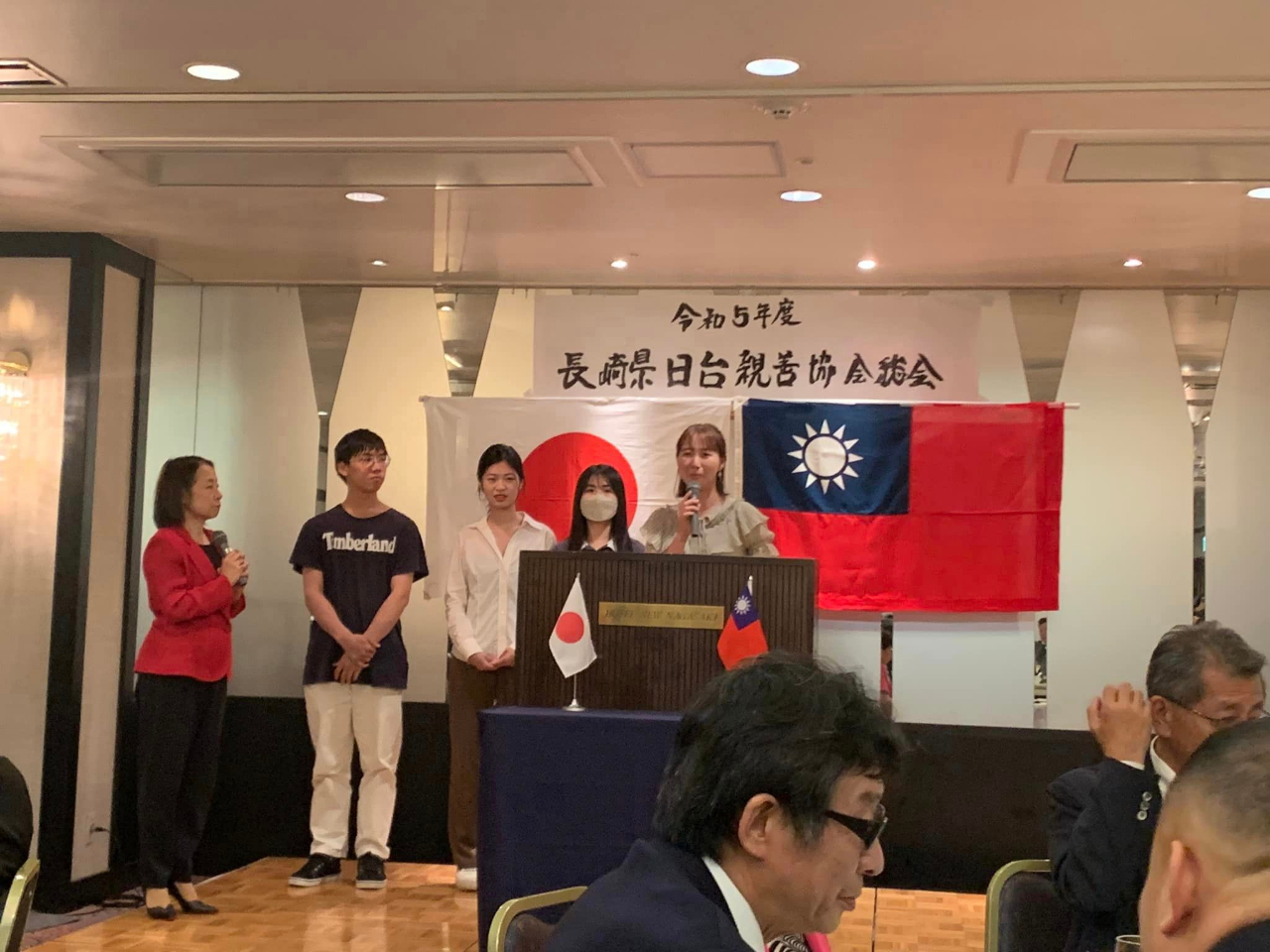 陳銘俊処長は7月14日「長崎県日台親善協会総会」にご参加し、台湾人留学生も一緒に楽しんでいました。