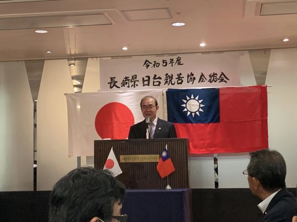 陳銘俊処長は7月14日「長崎県日台親善協会総会」にご参加し、台湾人留学生も一緒に楽しんでいました。