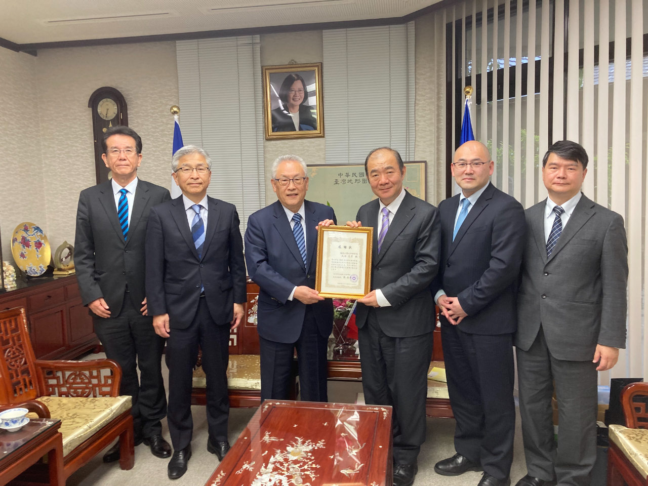4月30日、陳銘俊総領事は、花蓮地震への義援金寄付に対する福岡工業