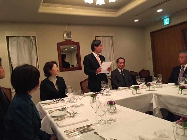 2017年1月31日-陳處長站立者於芦屋市日台議員友好連盟新年會上致詞