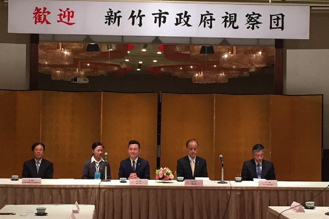 1.林市長(中間)、大森市長(右二)、小林壽雄副議長(右一)及陳訓養處長(左一)