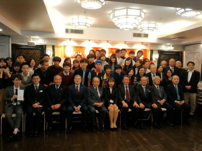 與會貴賓與留學生合照