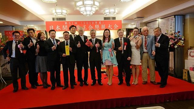 8.林靜儀委員(左3)、羅文嘉秘書長(左5)、李世丙處長(左6)、城年德會長(左7)、范佐銘副主任委員(右6)、蔣絜安委員(右5)、邱鏡淳總會長(右1)等貴賓合影