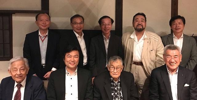 前排：本處李處長(左2)、杜教授(右2)、野口會長(右1)、林會長(左1)
後排：吉村編輯委員(右2)、近藤教授(中)、張副處長(左2）等