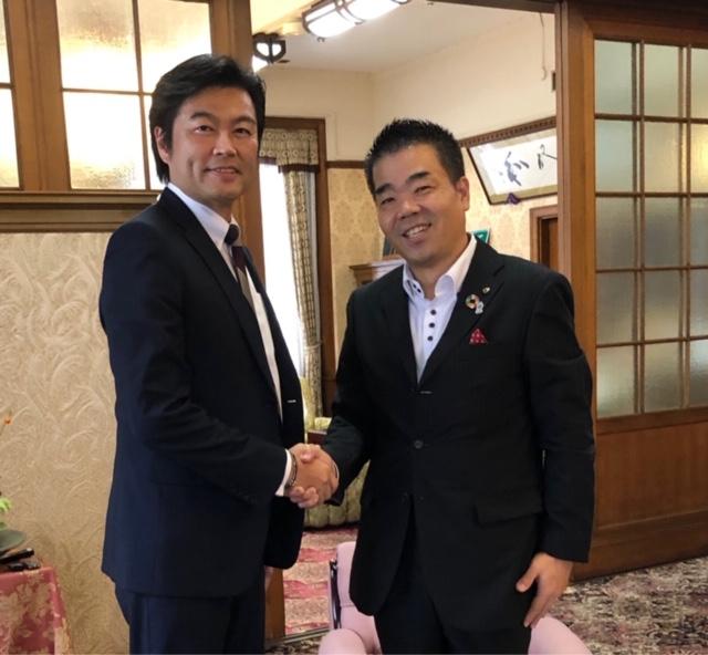 李處長與三日月知事合影