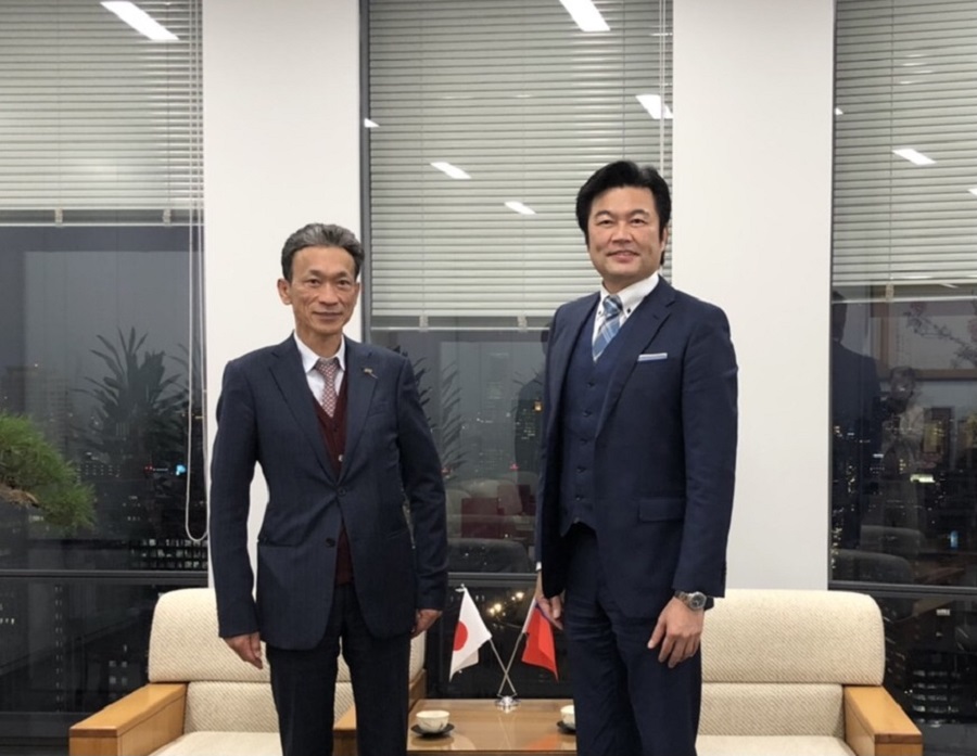 椿本孝幸社長(左)、李世丙處長(右)