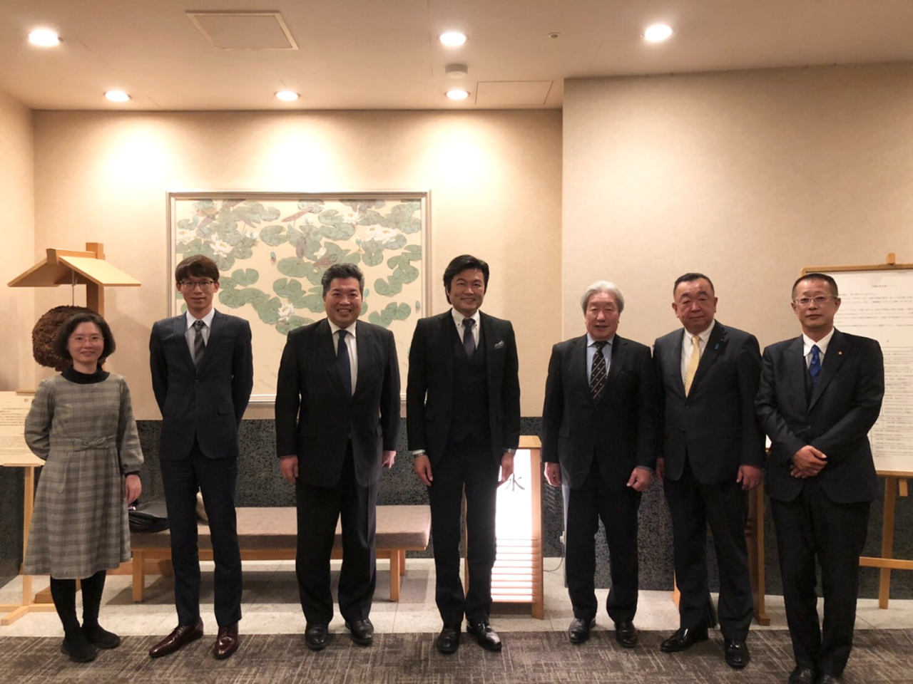 （左至右）李秘書、吳秘書、川島前議長、李處長、宇野前眾議員、奧村前議長、藤木會長