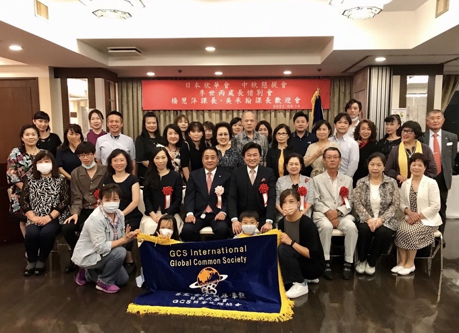 李世丙處長(座位右5)及李宗儒會長(座位右6)與出席者合影