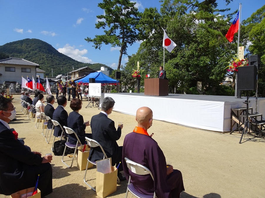 郭重信會長引領乾杯
