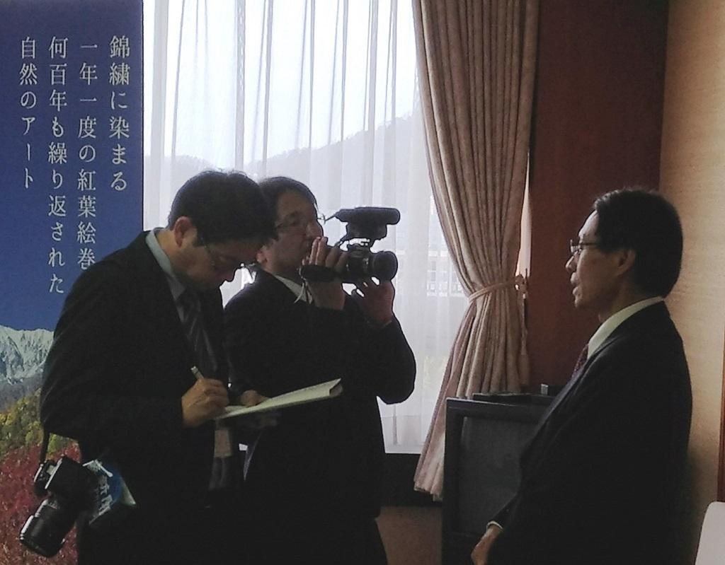 陳処長は台日地方交流について日本海新聞及び日本海テレビの取材を受けた