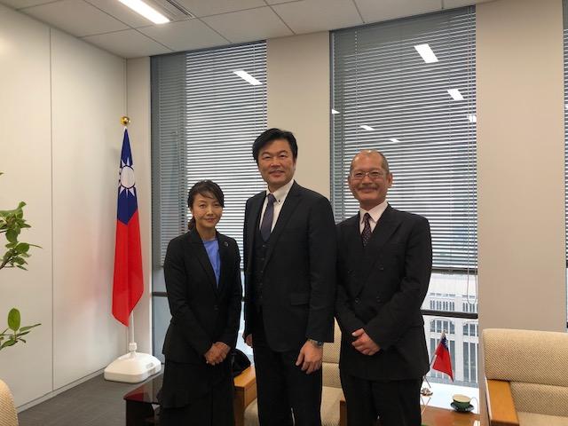 李処長（中央）、濵渦所長（右）、南次長（左）