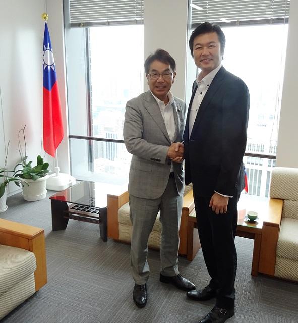 李処長と平谷祐宏・尾道市長（左）