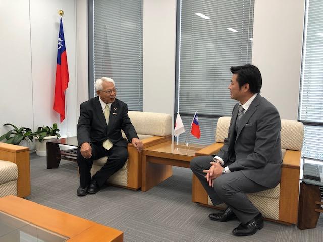 李処長（右）と永野前会長（左）の会談