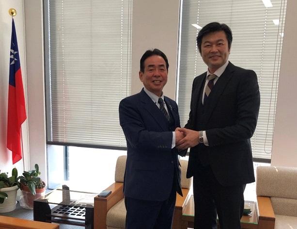 李処長（右）、中森会長（左）