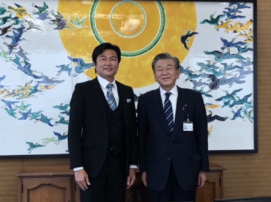 李処長（左）、川口町長（右）