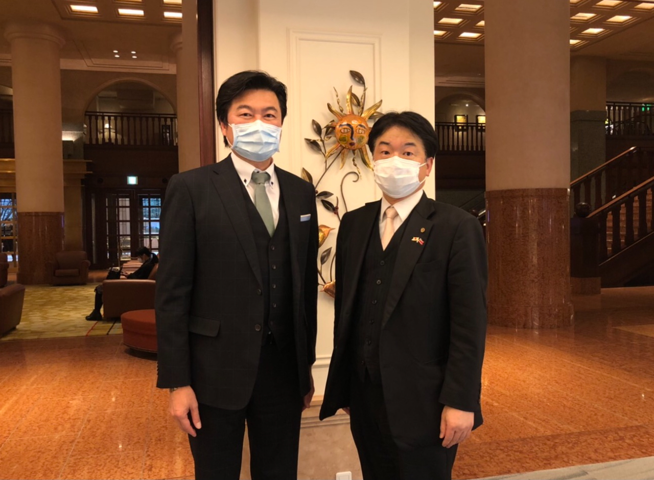 李処長（左）、寺田会長（右）