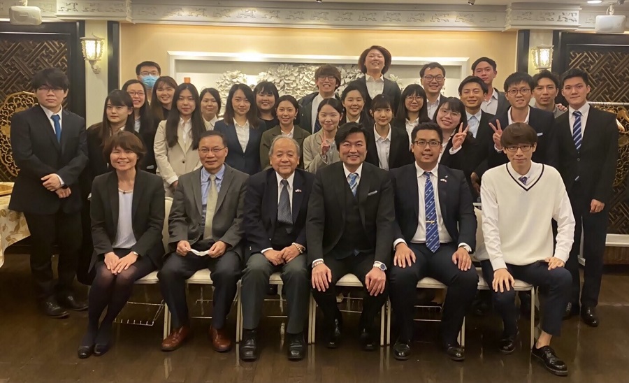 参加者の集合写真 